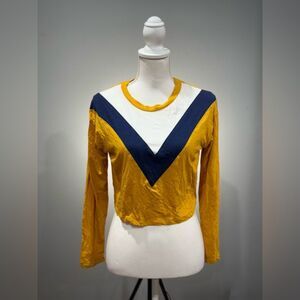 CLEARANCE! Gold Boutique Arrow Front Crop Top Size M NWT
